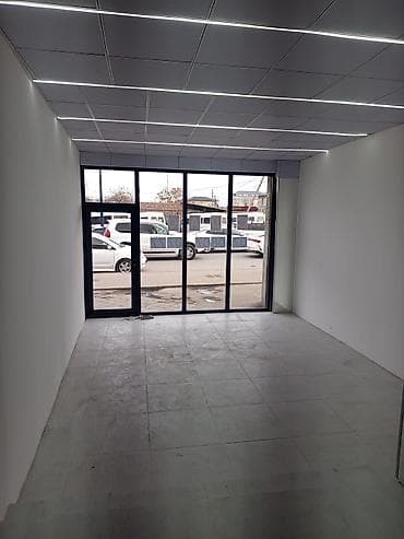 сдаю шоурум: Сдается в аренду торговое/офисное помещение с витражным фасадом. - — 9