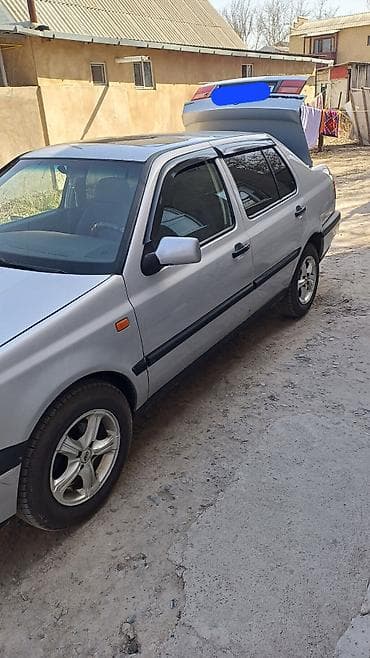 Volkswagen Vento: 1994 г., Седан
