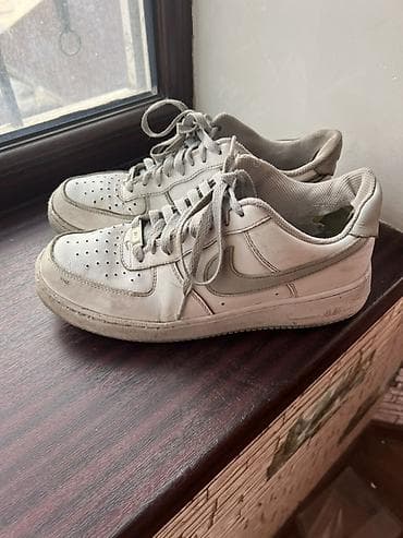 Кроссовки Nike Air Force 1 Low, классическая модель в бело-сером