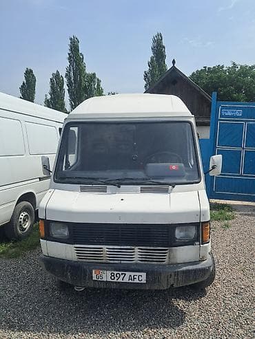 авто телешка: Mercedes-Benz T1: 1991 г., 2.3 л, Механика, Дизель, Фургон — 2