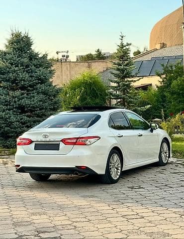 Toyota Camry: 2018 г., 2.5 л, Автомат, Бензин, Седан — 6