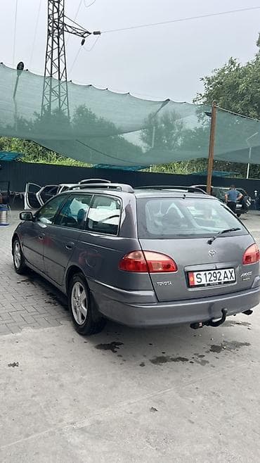 чанган авто: Toyota Avensis: 2003 г., 1.8 л, Кол менен иштөөчү, Бензин, Универсал — 3