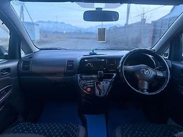 или меняю на легковой: Toyota WISH: 2003 г., 1.8 л, Автомат, Бензин, Минивэн — 7