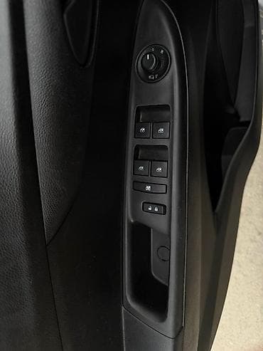 купить машину chevrolet: Chevrolet Cavalier: 2019 г., 0.1 л, Автомат, Бензин, Хэтчбэк — 8