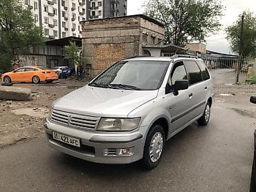 Mitsubishi Chariot: 1999 г., 2.4 л, Ручные, Бензин, Универсал