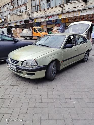 8: Toyota Avensis: 2000 г., 1.8 л, Механика, Бензин, Лифтбек — 1