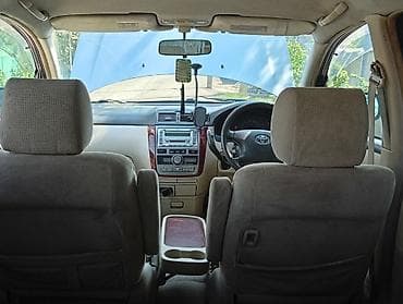 carnival 2017: Toyota Ipsum: 2002 г., 2.4 л, Автомат, Бензин, Минивэн — 4