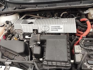 автомобил кия: Toyota Corolla: 2019 г., 1.8 л, Вариатор, Гибрид, Седан — 4