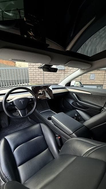 Tesla: Tesla Model 3: 2023 г., Электромобиль, Седан — 4