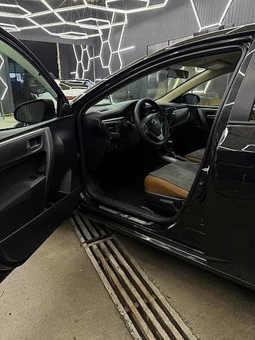 Toyota Corolla: 2014 г., 1.8 л, Автомат, Бензин — 5