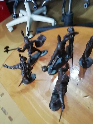 рыцари: Набор фигурок рыцарей - Коллекция из 7 пластиковых фигурок — 4