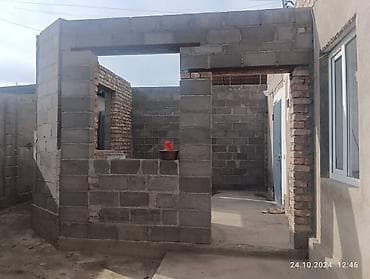 70 сом: Дом барачного типа4сотых отдельный двор загороженный ! хоз постройки — 4