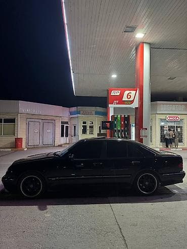 subaru седан: Mercedes-Benz E-Class: 2000 г., 4.3 л, Типтроник, Бензин, Седан — 1