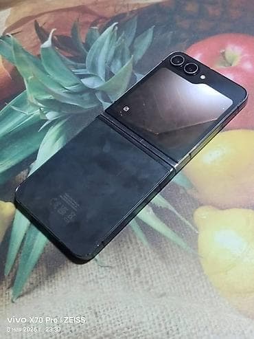 lg g6: Samsung Galaxy Z Flip 4, Б/у, 256 ГБ, цвет - Черный — 2