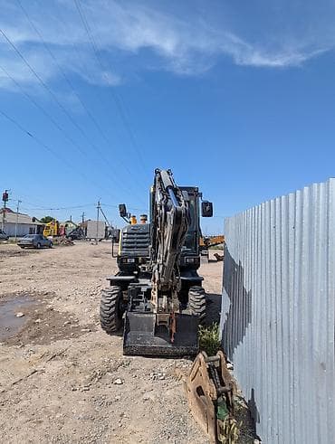 водный шар: Экскаватор, Hyundai, 2022 г., Колесный — 6