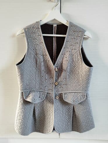 оборудование для нижнего белья: Блузка 300 с
Вязаная двойка 300 с - продана ❗
Жилеты по 300 с — 8