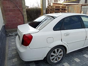 Транспорт: Chevrolet Lacetti: 2004 г., 1.5 л, Ручные, Бензин, Седан — 4