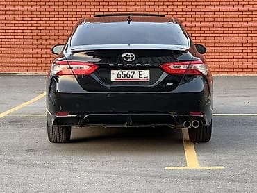 Продажа авто: Toyota Camry: 2019 г., Седан — 4