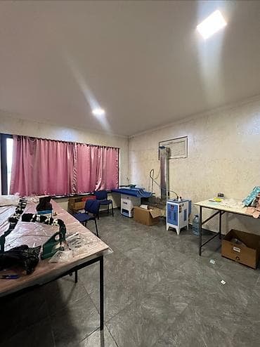 Коммерциялык мүлк: 🧵СДАЁТСЯ ГОТОВЫЙ ШВЕЙНЫЙ ЦЕХ — 150 м², с оборудованием. Заходи и — 5