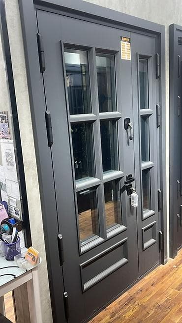 Үйлөр жана батирлер үчүн эшик, Металлдан, Эки эшиктуу, Айнек менен, түсү - Боз