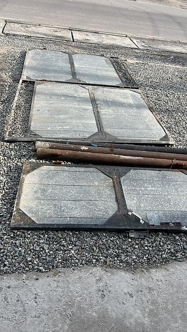 Стальные ворота/створки для гаража или хозяйственных помещений. -