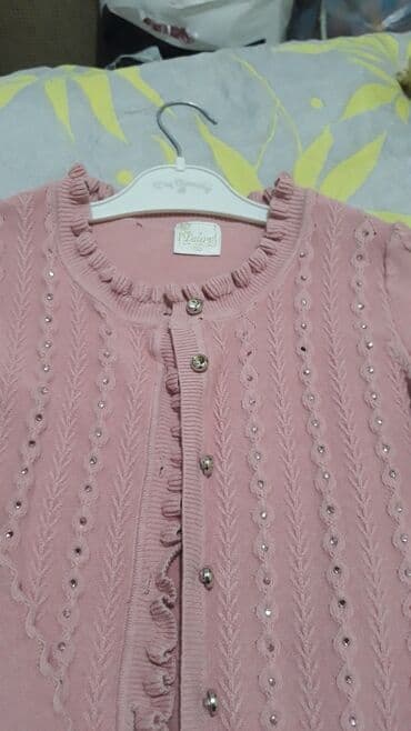 Кофта на 8-9 лет в пудровом цвете