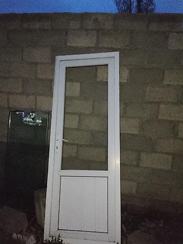 прием пластмас: Пластиковая дверь и окна/стекла Описание: - Белая ПВХ-дверь со — 1