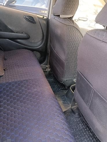 Honda Fit: 2002 г., 1.3 л, Автомат, Бензин, Хэтчбэк — 5