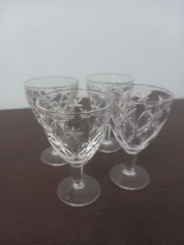 большая ваза: Продаю хрустальную посуду: 1) вазы круглые и шестигранные для фруктов — 15
