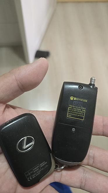 автоэлектроника: Ключ Lexus 2010 г., Б/у, Оригинал, США — 2