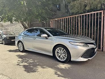 Транспорт: Toyota Camry: 2017 г., 2.5 л, Вариатор, Гибрид, Седан — 7