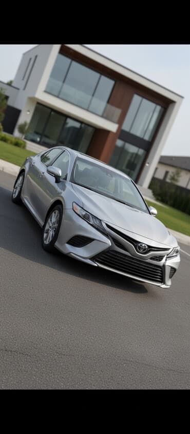 Toyota Camry: 2019 г., 2.5 л, Автомат, Гибрид, Седан