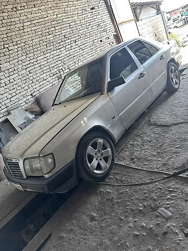 Унаа: Mercedes-Benz W124: 1993 г., 3.2 л, Кол менен иштөөчү, Бензин, Седан — 4