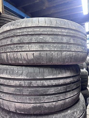 Резина 275/40/22
Фирма Pirelli 
2 шт