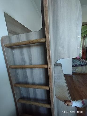 двух яростной детский кровать: Двухъярусная кровать с матрасами и выдвижными ящиками - Компоновка — 4