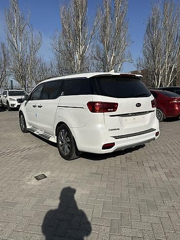 sprinter 2003: Kia Carnival: 2019 г., 2.2 л, Автомат, Дизель, Минивэн — 4