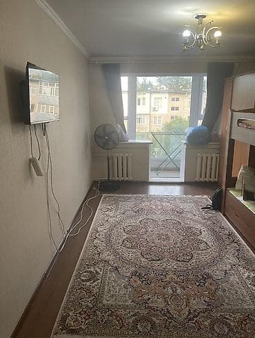 сдаю квартиру 8 микрорайон: 1 комната, 32 м², 104 серия, 5 этаж — 1