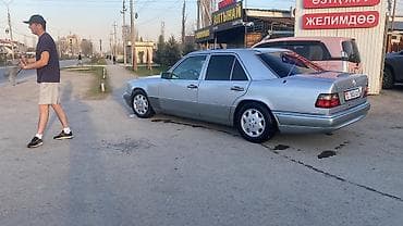 merc: Mercedes-Benz E-Class: 1995 г. — 2