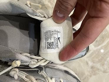 оригинал красовки: Nike Zoom Vomero 5 Б/у - Оригинальные кроссовки из линейки — 3