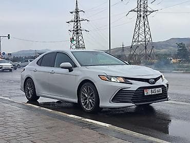 byd e7: Toyota Camry: 2022 г., 2.5 л, Автомат, Гибрид, Седан — 1