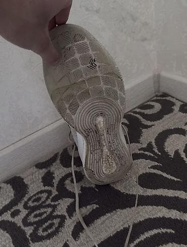 yeezy boost: Мужские кроссовки, 45, Adidas, Б/у, цвет - Серый — 3