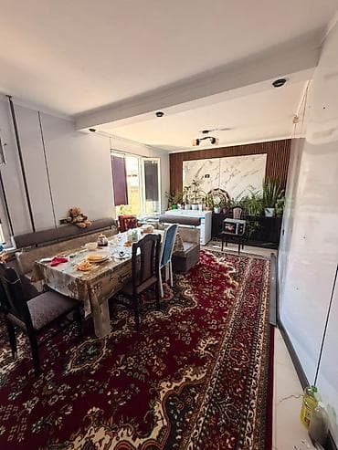 Үйлөр: 🏡 Продается просторный двухэтажный дом в районе Ак-Ордо 3! 📐 Площадь — 10