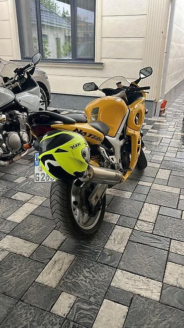 suzuki 600: Спортбайк Suzuki, 620 куб. см, Бензин — 4