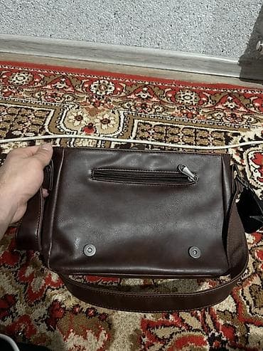 Бижутерия: Сумка через плечо, коричневая, классический формат «мессенджер» — 3