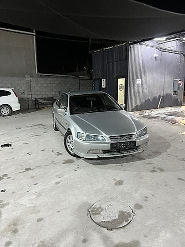 Honda Accord: 2002 г., 1.8 л, Автомат, Бензин, Седан