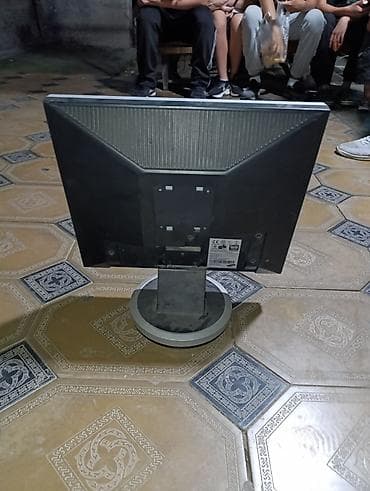 studio display: Samsung SyncMaster 940N — 19" ЖК‑монитор (соотношение сторон 5:4) — 2