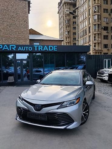 Toyota Camry: 2020 г., 2.5 л, Автомат, Гибрид, Седан — 1