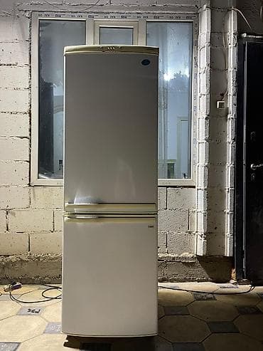 Холодильник Samsung, Б/у, Двухкамерный, 160 *