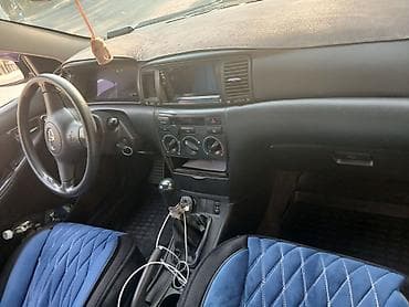 red cell: Toyota Corolla: 2004 г., 1.6 л, Механика, Бензин, Седан — 4