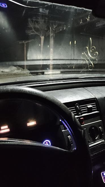 honda stream крыло: Седан темно‑серого цвета с тонированными стеклами. Кузов 4‑дверный — 4